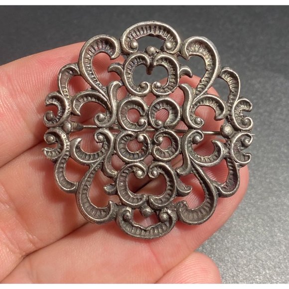 Vintage Sterling Silver Filigree Brooch Pendant Round Ornate Swirled 1 3/4 in - Picture 7 of 7